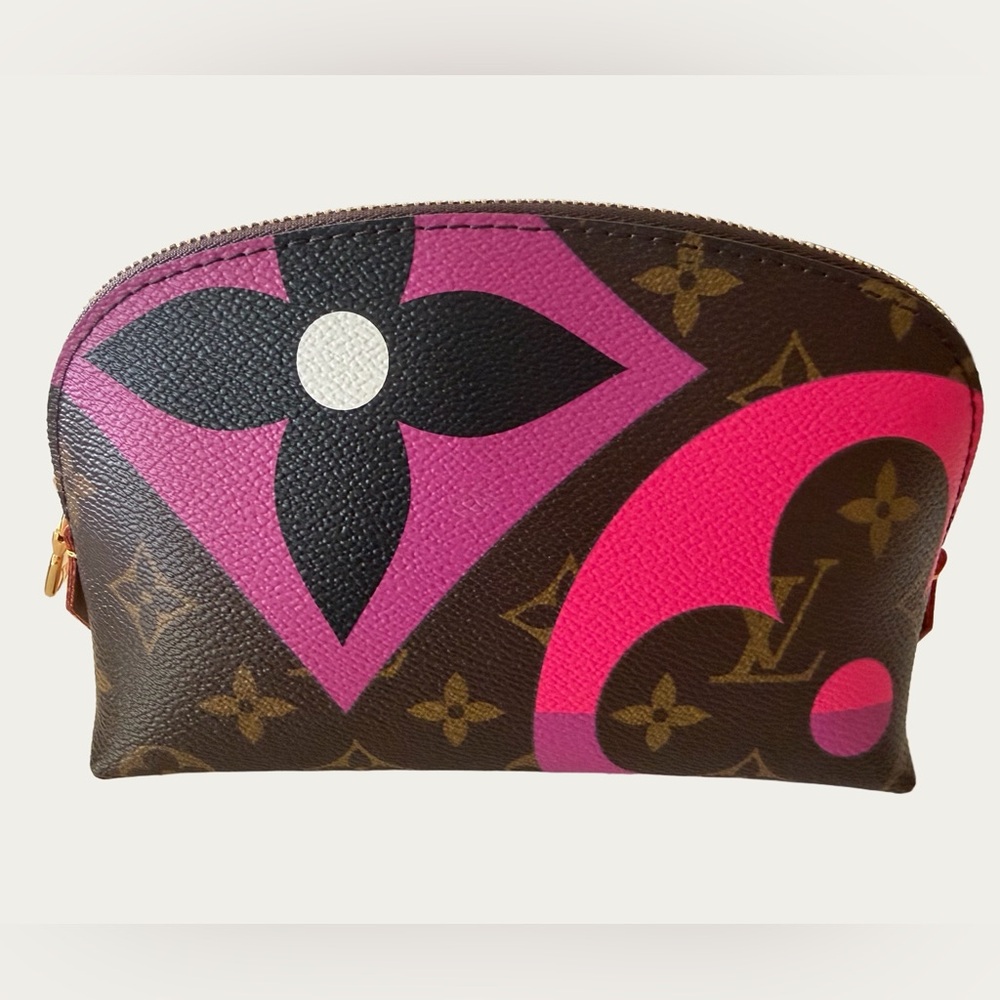 ⭐️⭐️SOLD⭐️⭐️ NWOT - Louis Vuitton GameOn Cosmetic Pouch